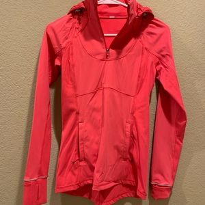 Lululemon Pink SZ 4 pullover